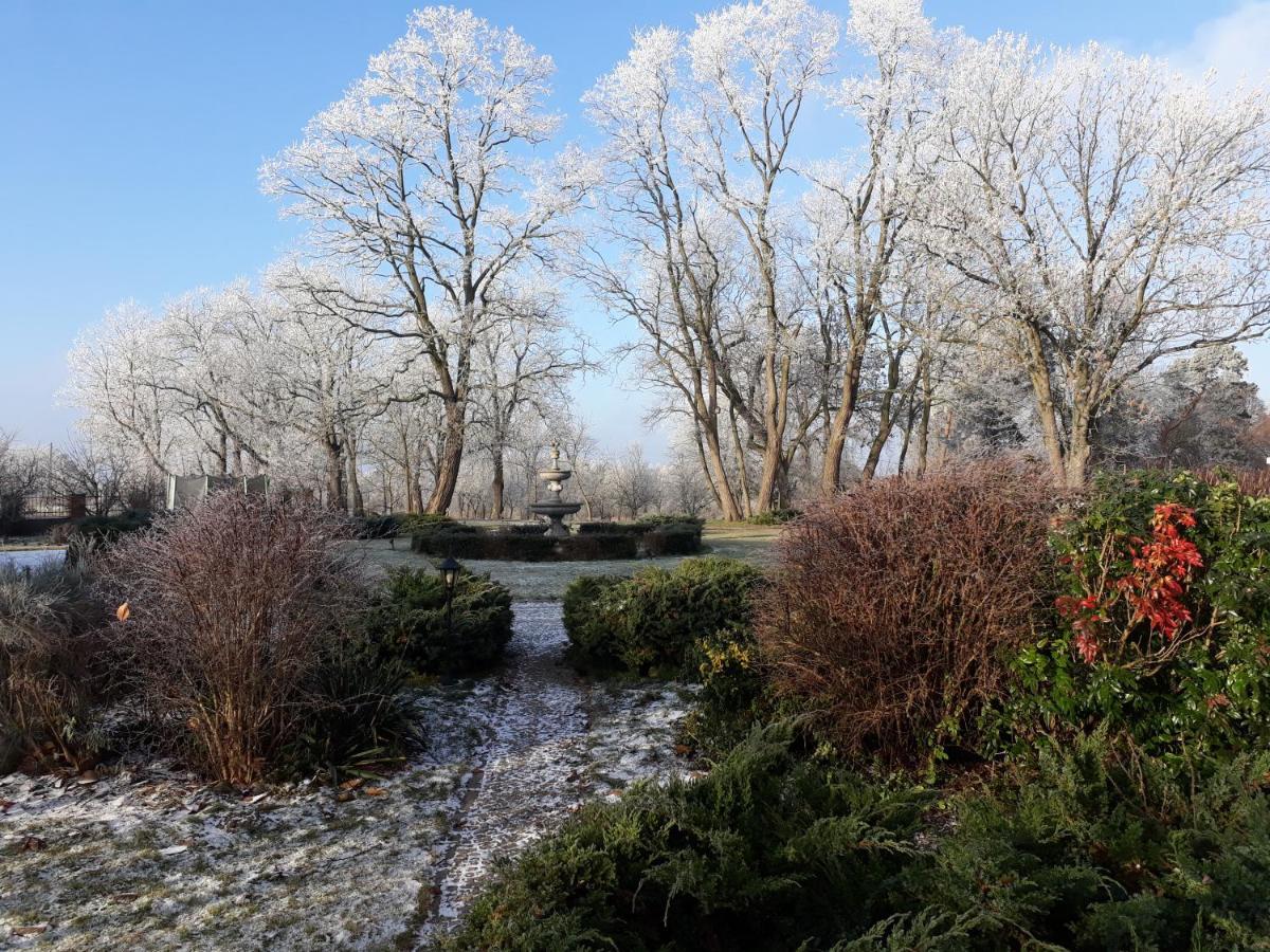 Gospodarstwo Agroturystyczne Dworek Janowicki Kazimierzewo Exterior foto